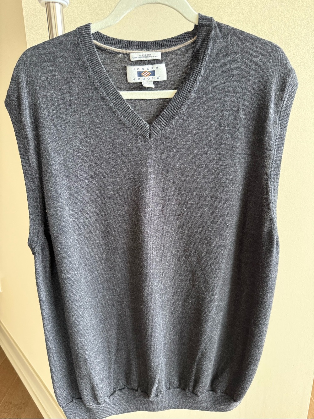 Joseph Abboud Men's Dark Gray V-Neck Sweater Vest